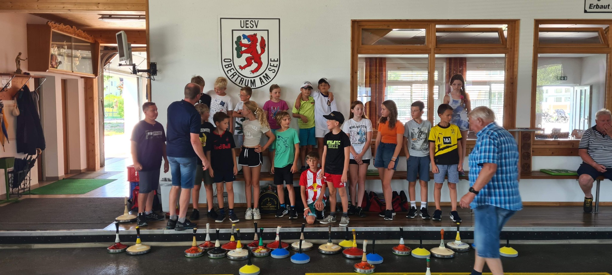 Nachwuchs beim Stocksport-Ferienspa&szlig; in Obertrum
